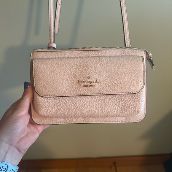 Kate spade cross shoulder purse - Picture 1 of 7